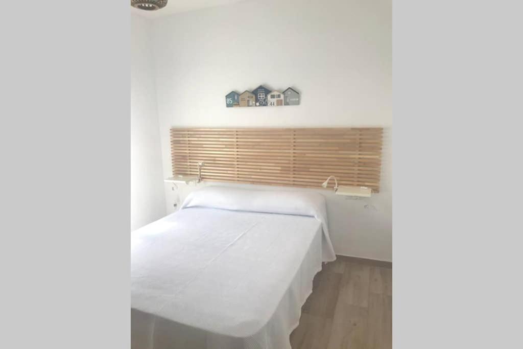 Apartamento La Playa 네르하 외부 사진